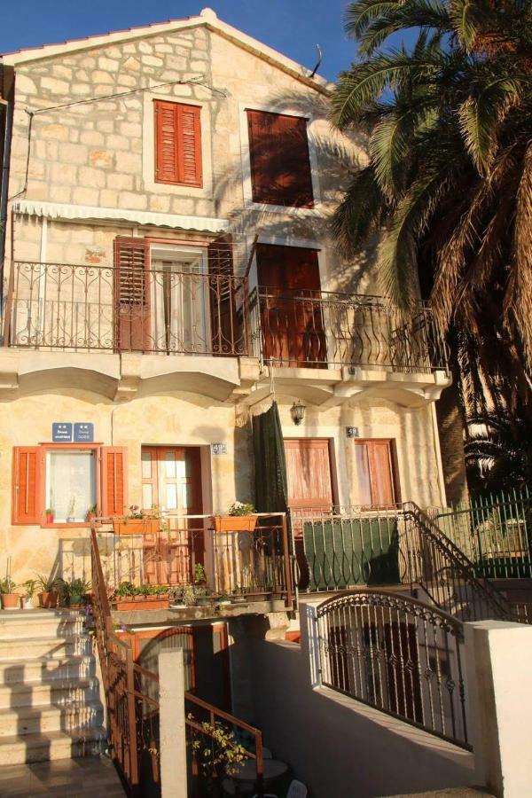 Apartment And Rooms Lucica Komiza Luaran gambar